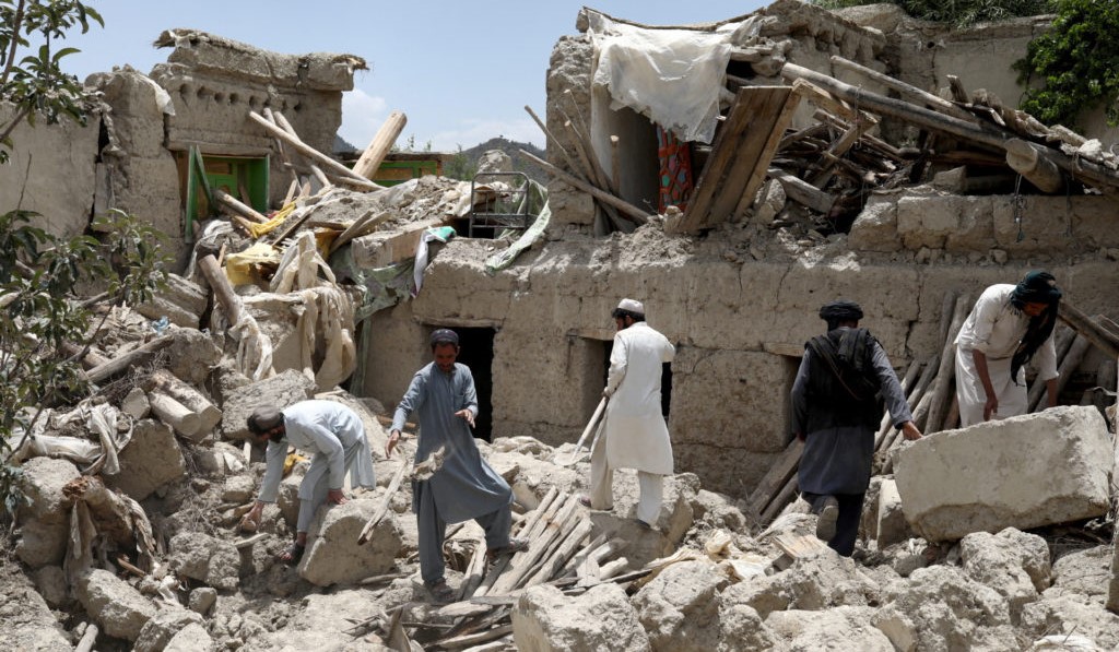 Tërmeti me magnitudë 6.0 në Afganistan, raportohen mbi 800 viktima dhe 2800 të plagosur